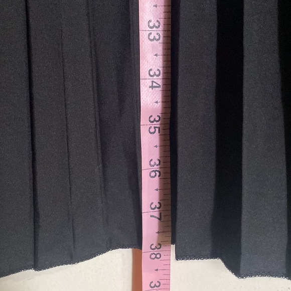 Black Accordian Pleat Maxi Skirt, Brand new with tags, Size-Large - Picture 9 of 11